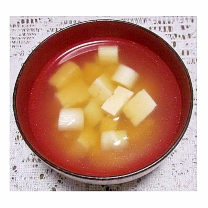 木綿豆腐と長ネギの味噌汁(昆布だし)